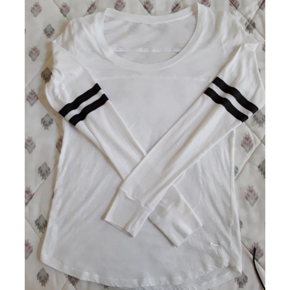 PINK Sporty Scoop neck Long Sleeve Tee